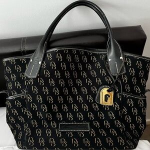 Dooney & Bourke Handbag 🦆